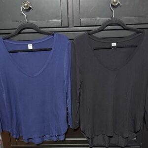 Lot of 2: Old Navy Women's Long Sleeve Tops - Navy and Black